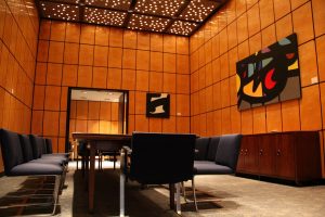 Photo by a href="https://commons.wikimedia.org/wiki/File:The_Four_Seasons_Restaurant_-_Private_dining_room.JPG">Mwatt510