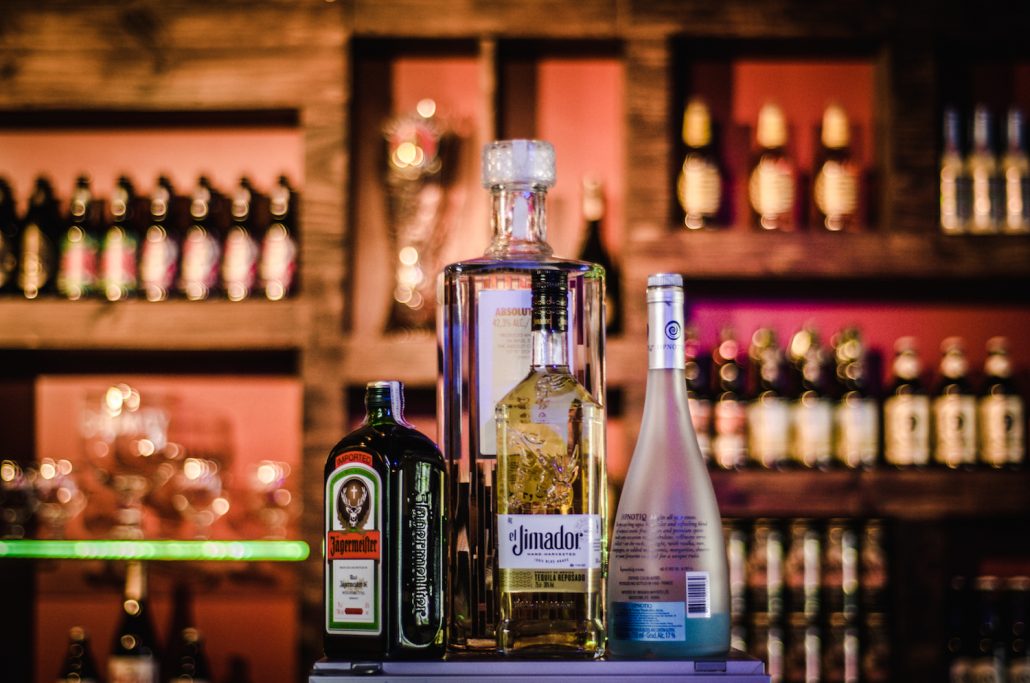 Industry Benchmarks For Liquor Costs In Restaurants